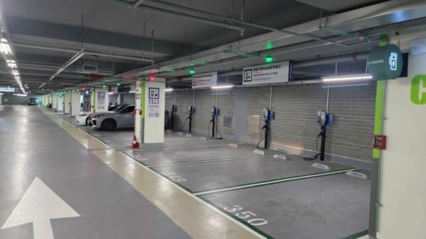 國內公共充電樁突破1.2萬槍 交通部持續推動路外公共停車場設置電動汽車充電專用停車位